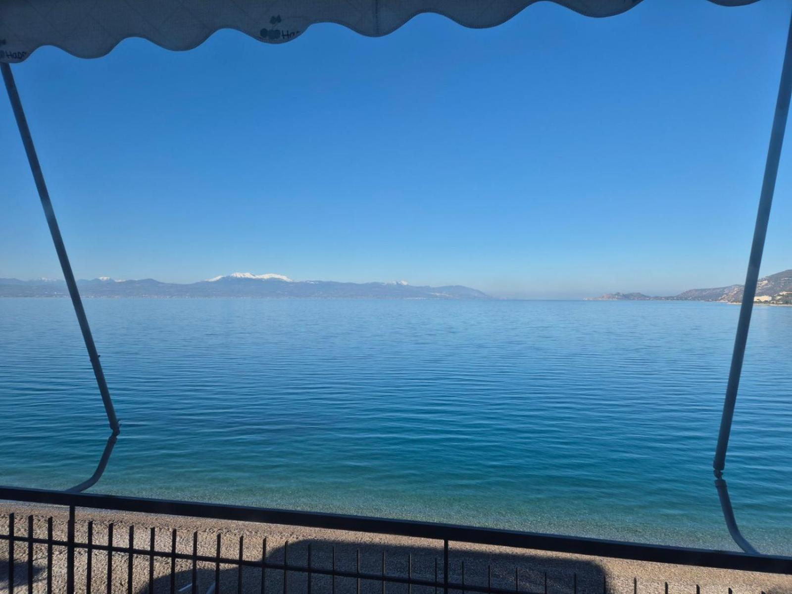 Captain'S Home Loutraki Экстерьер фото